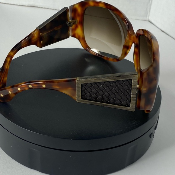 Bottega Veneta Sunglasses, Havana Brown. - Picture 5 of 7